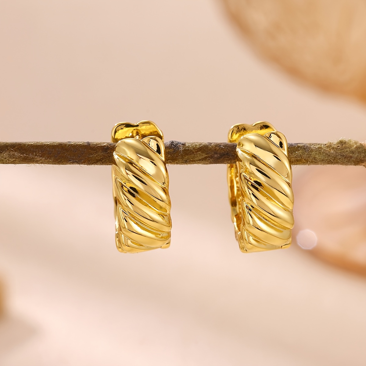 Women's Vintage Twisted Huggie Earrings, Trendy Design